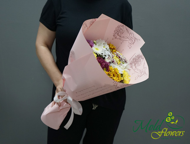 Complimentary Bouquet with Colorful Chrysanthemums photo